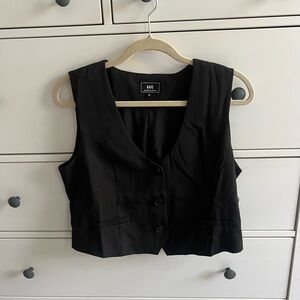 “Have” Brand Black Sleeveless Vest Size L